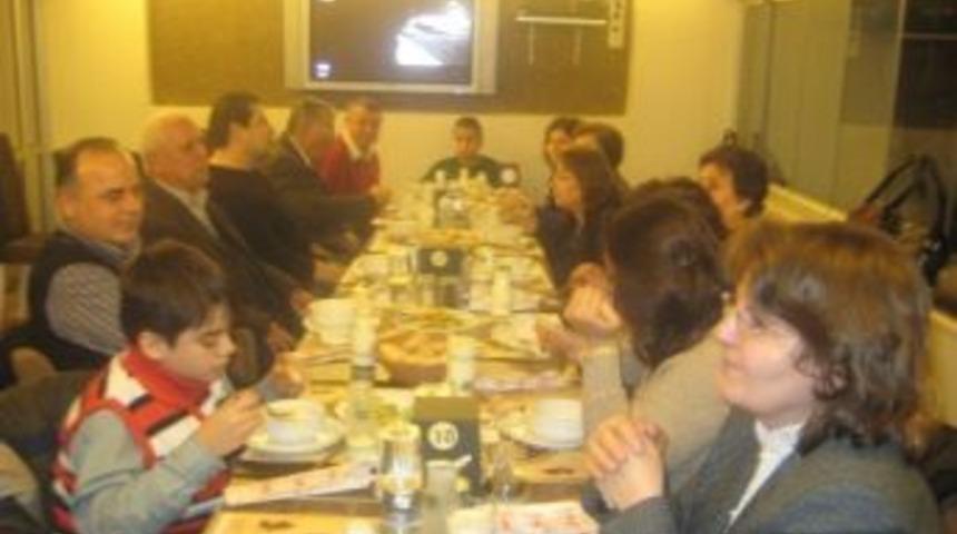 Akhisar İl&ccedil;e Tarım M&uuml;d&uuml;rl&uuml;ğ&uuml; &Ccedil;alışanları, Veda Yemeğinde Buluştu