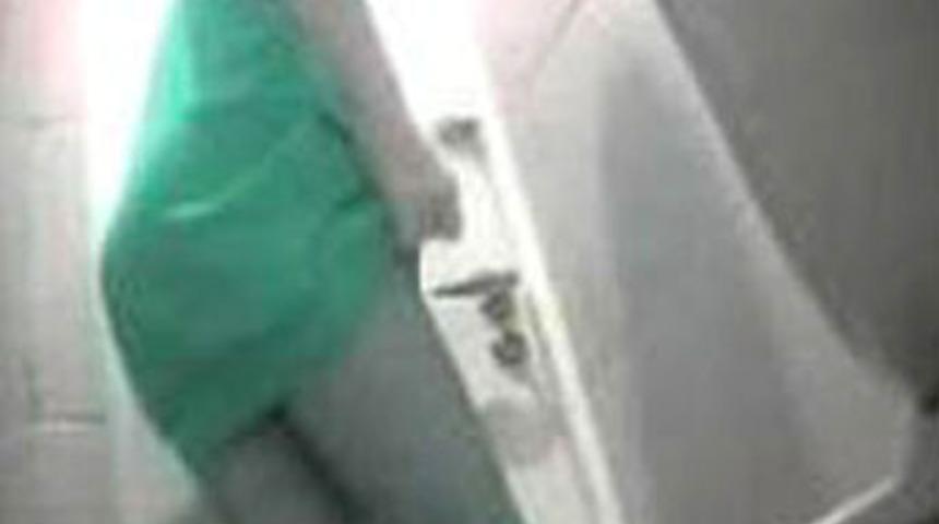 Kadınlar tuvaletinde gizli kamera şoku