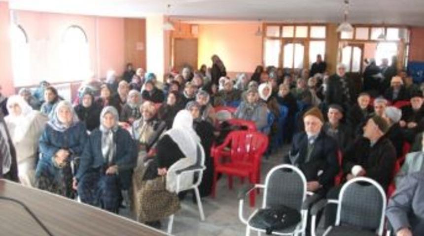 Kula M&uuml;ft&uuml;l&uuml;ğ&uuml;, Umre Yolcularını Bilgilendirdi