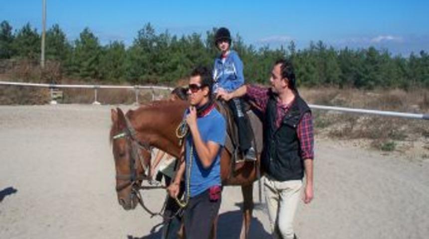 Atla Terapi Zihinsel Engelli &Ccedil;ocuklarda Stresi Azalttı