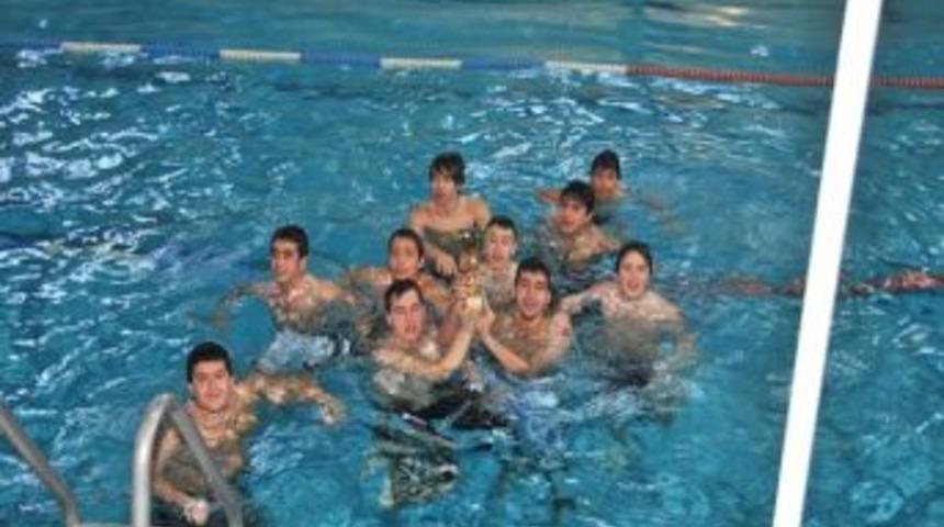 Başarılı Y&uuml;z&uuml;c&uuml; &Ouml;ğrenciler &Ouml;d&uuml;llendirilecek