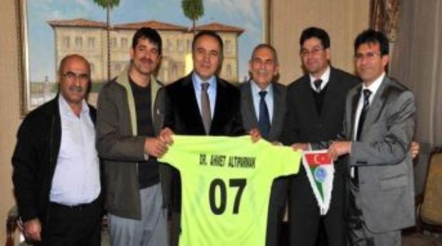 İşitme Engelliler Spor Kul&uuml;b&uuml; Y&ouml;neticilerinden Ziyaret