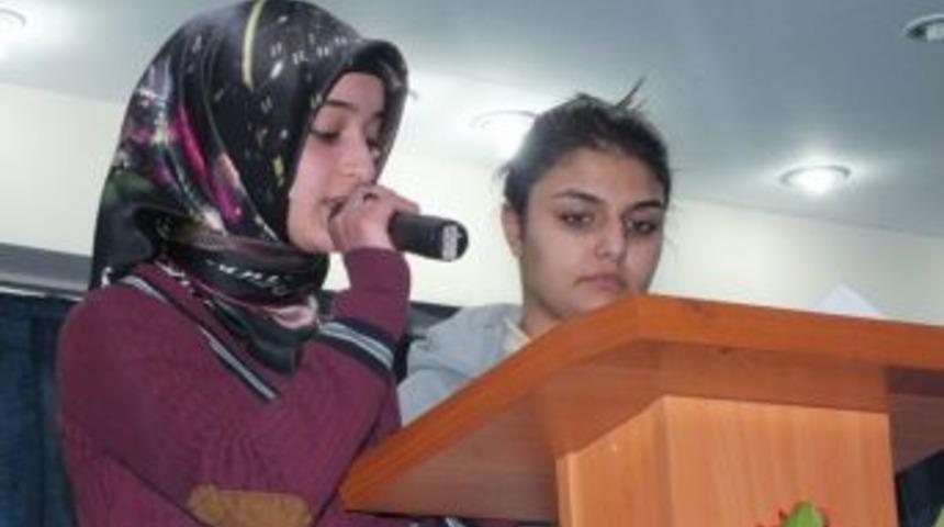 &Ouml;ğrenciler Akif&rsquo;i Andı