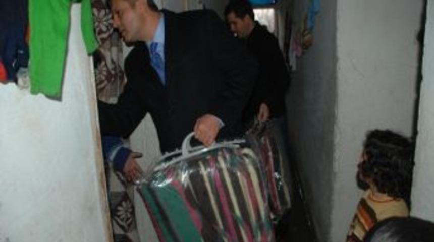 Ak Parti'li &Ouml;nt&uuml;rk, Suriyeli M&uuml;ltecileri Ziyaret Etti