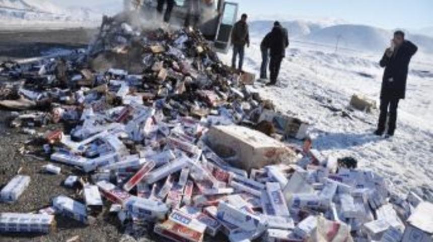 Ka&ccedil;ak Sigara Y&uuml;kl&uuml; Kamyonette Yangın