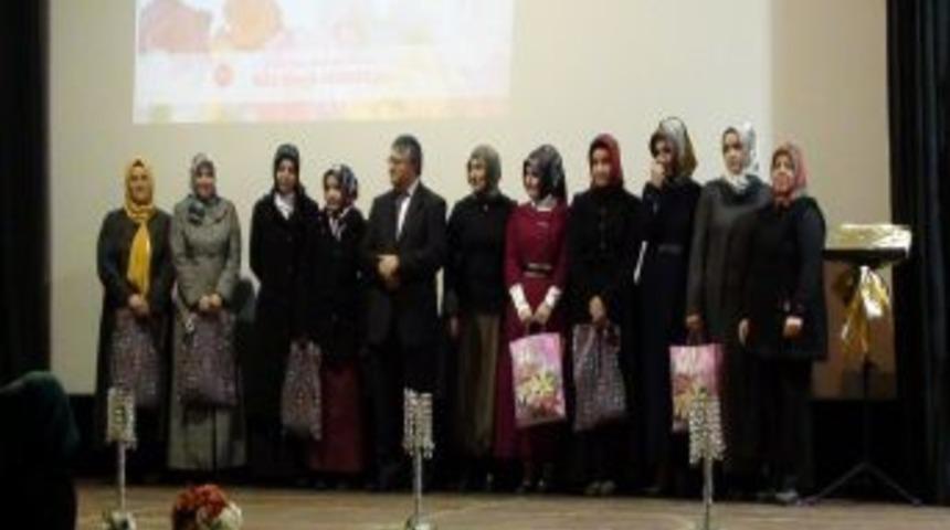 Kur’an Kursu Öğrencileri 'Ezvac-ı Tahirat' Yarışmasında Ter Döktü