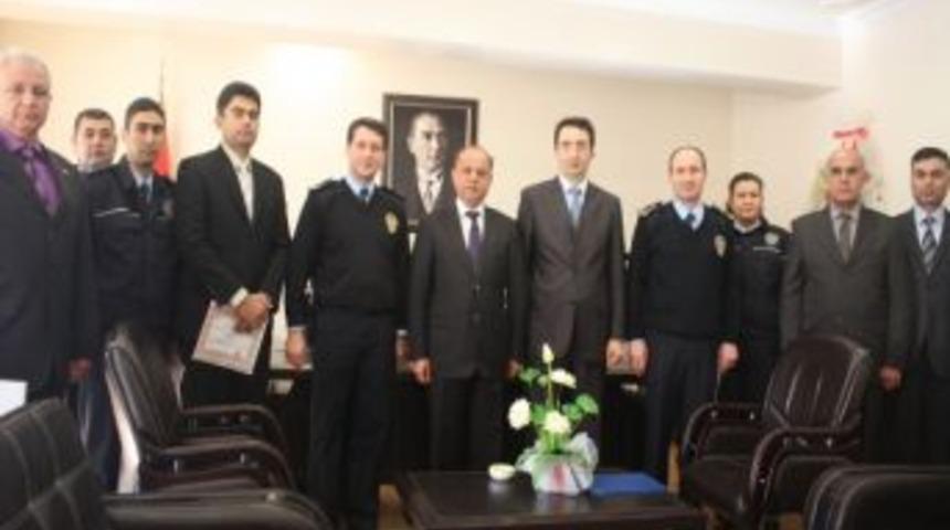 Başarılı Polislere Başarı Belgesi