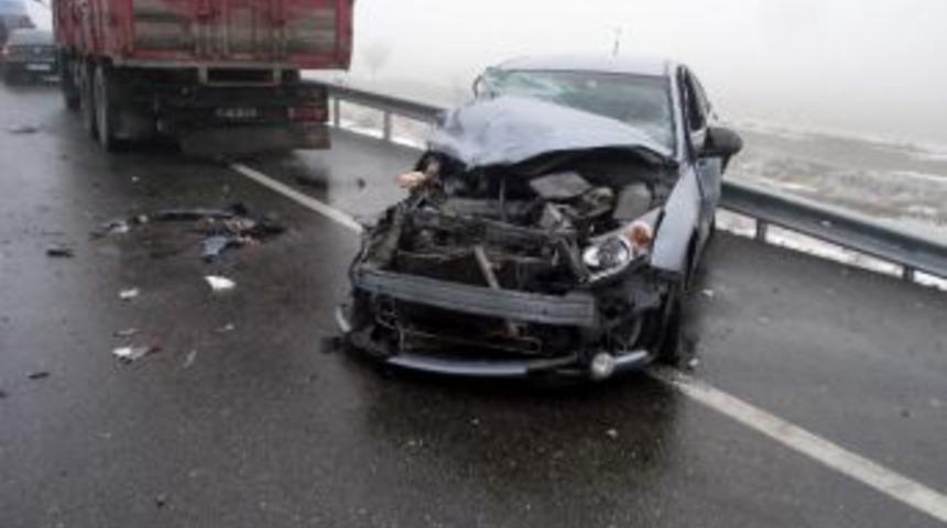 Konya&rsquo;da Sis Kazalara Neden Oldu: 38 Yaralı