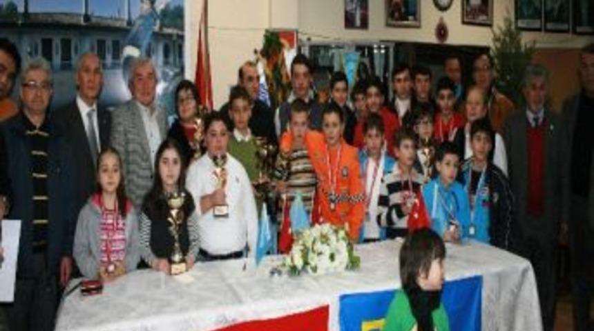 Satran&ccedil; Turnuvasına 126 Sporcu Katıldı