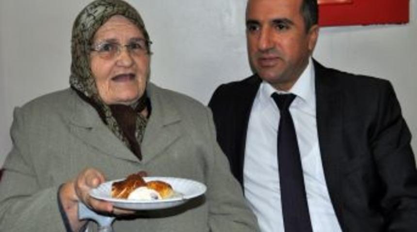 Acil Serviste Bekleyen Hasta Yakınlarına Kahvaltı Ve &Ccedil;ay &Uuml;cretsiz