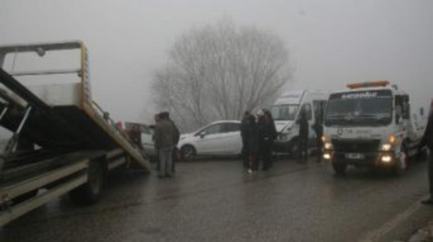 Afyonkarahisar&rsquo;da Kazalarda Beş Kişi Yaralandı