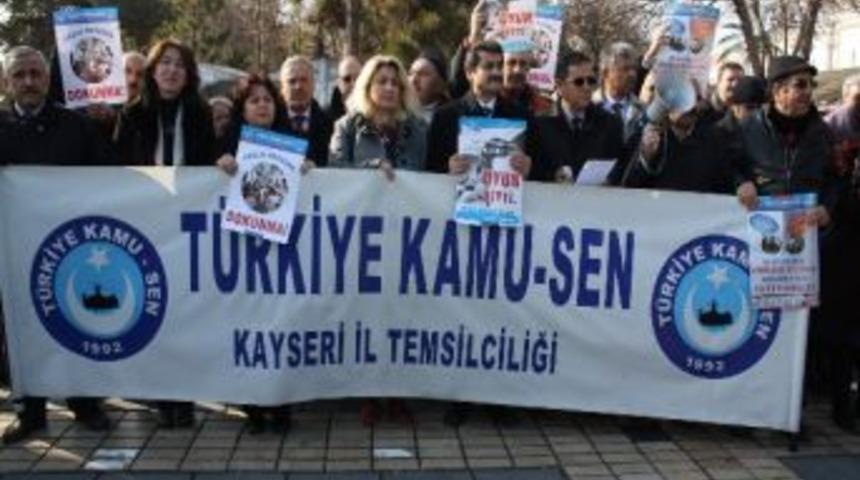 T&uuml;rkiye Kamu-sen &Uuml;yeleri Maaş Bordrolarını Yaktı