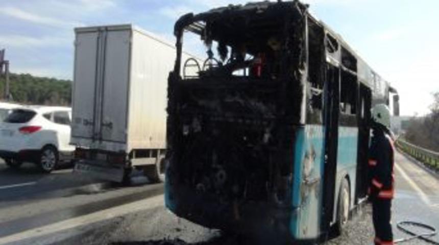 Seyir Halindeki Otob&uuml;ste Yangın