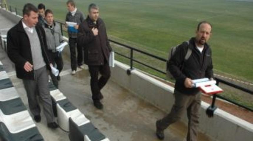 T&uuml;rkiye - &Ccedil;ek Cumhuriyeti Ma&ccedil;ı &Ouml;ncesi 19 Mayıs Stadı'nda İnceleme