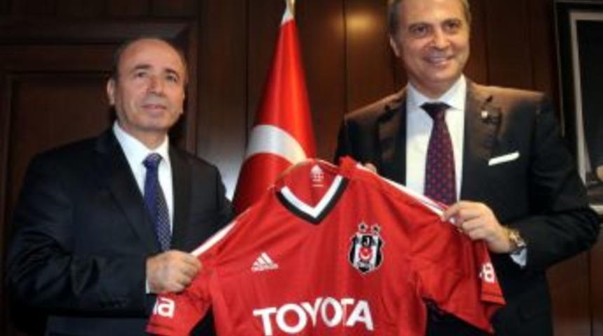 Fikret Orman: Fernandes Ve Almeida'ya Teklif Var Ama Satmayacağız