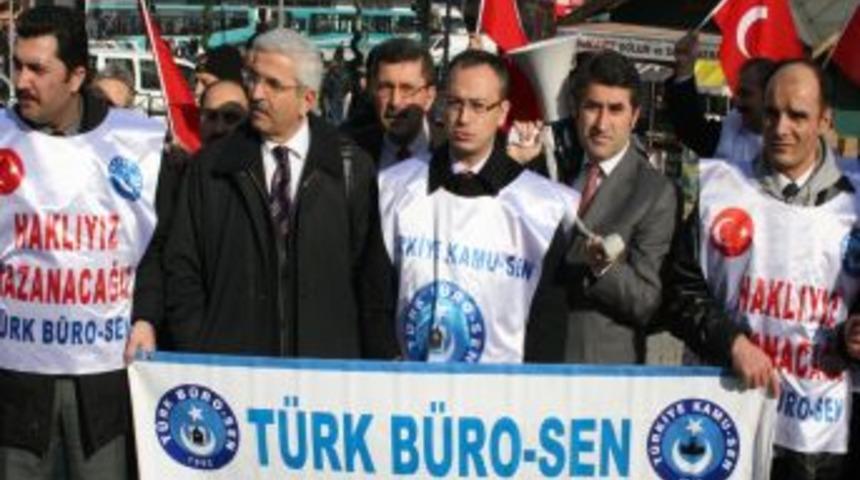 &lsquo;Mesai Kaldırıldı, Y&uuml;zde 3&rsquo;l&uuml;k Zam Yetersiz&rsquo; Diyerek Bordrolarını Yaktılar