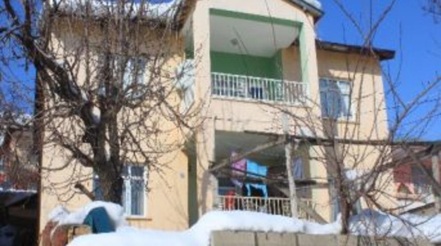 Paris'te &Ouml;ld&uuml;r&uuml;len Sakine Cansız'ın Memleketi Tunceli'de Defin Hazırlıkları Tamamlandı