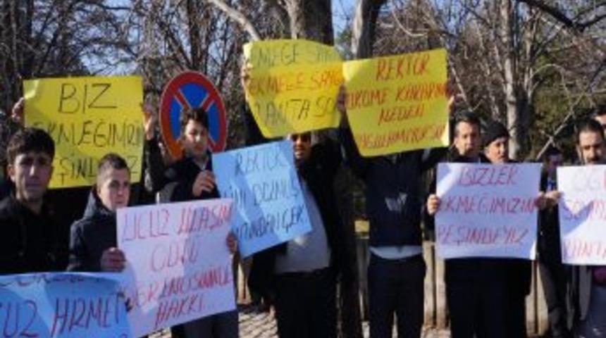 &Ouml;zel Halk Otob&uuml;s&uuml; Şof&ouml;rleri ODT&Uuml; &Ouml;n&uuml;nde Eylem Yaptı