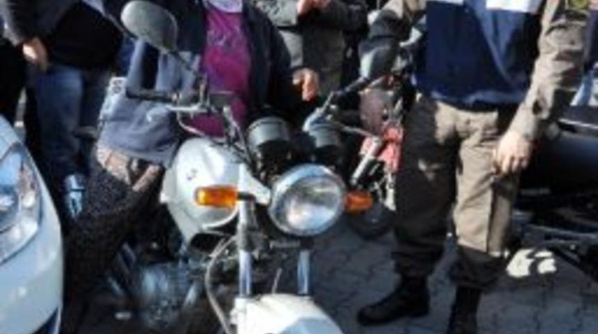 Jandarmadan &ldquo;kask Tak Hayatta Kal&rdquo; Kampanyası