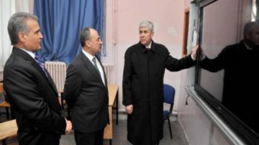 Vali Mehmet Ufuk Erden Okulları Ziyaret Etti