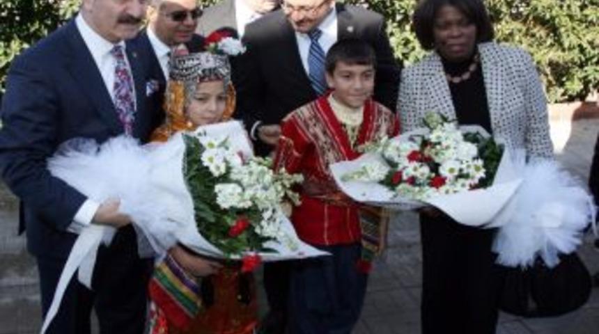 Bakan &Ccedil;ağlayan İle Bm D&uuml;nya Gıda Programı İcra Direkt&ouml;r&uuml; Cousın Kilis'te