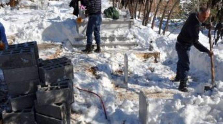 Tunceli&rsquo;de Sakine Cansız&rsquo;ın Cenazesi I&ccedil;in Hazırlıkları Tamamlandı