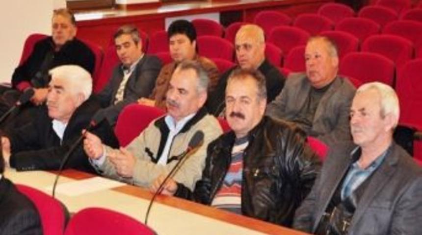 Kemalpaşa'da K&ouml;y Muhtarlarına B&uuml;y&uuml;kşehir Yasası Anlatıldı