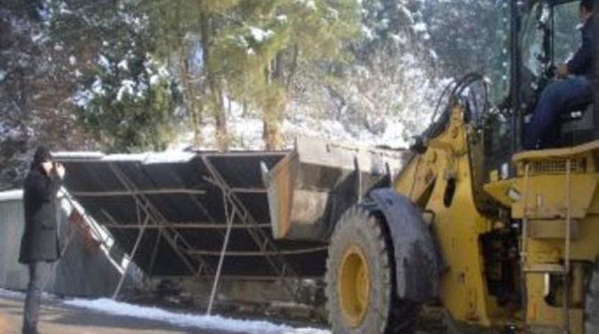 İmara Aykırı Garajlar Yıkıldı