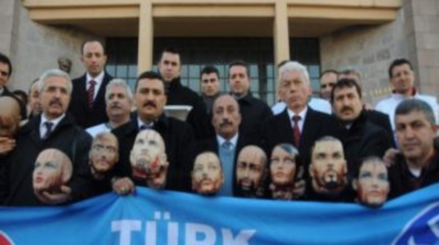 &Ouml;ğretmenler, Milli Eğitim &Ouml;n&uuml;ne Cansız Manken Başı Bıraktı