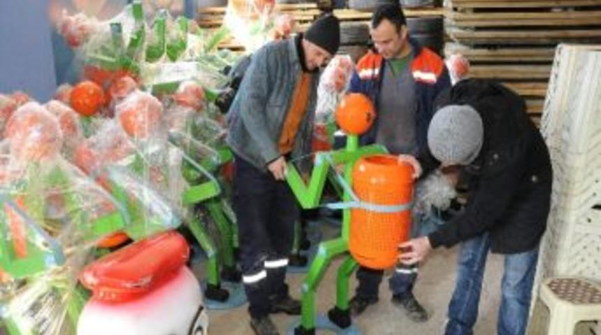 Başiskele'de Duraklara Yeni &Ccedil;&ouml;p Kutusu
