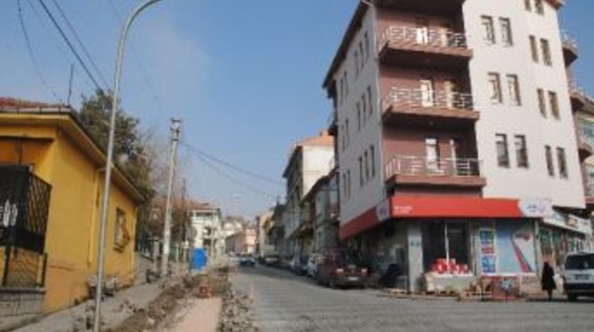 Tavşanlı'da Elektrik Hatları Yer Altına Alınıyor