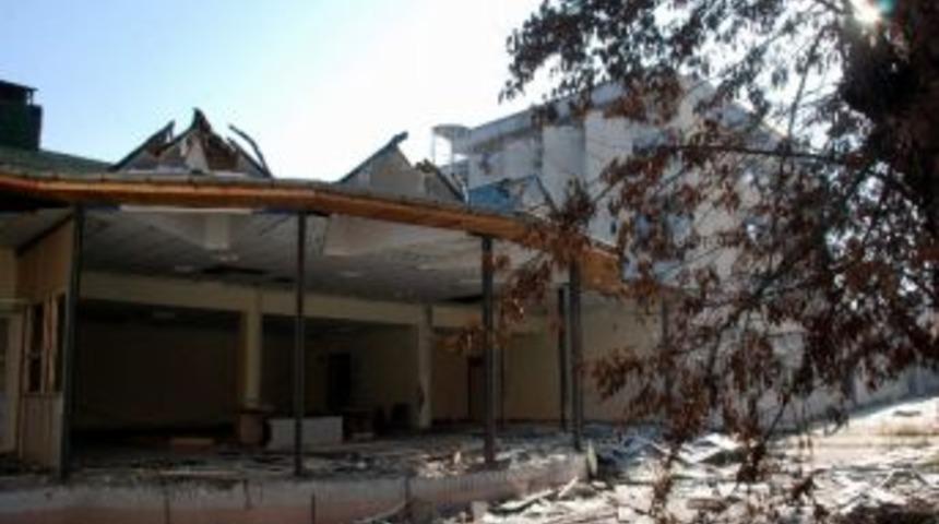 Eski Hastane Binasında Hurdacılar İş Başında