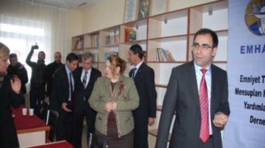 Emhayad&rsquo;dan &Ouml;ğrencilere K&uuml;t&uuml;phane