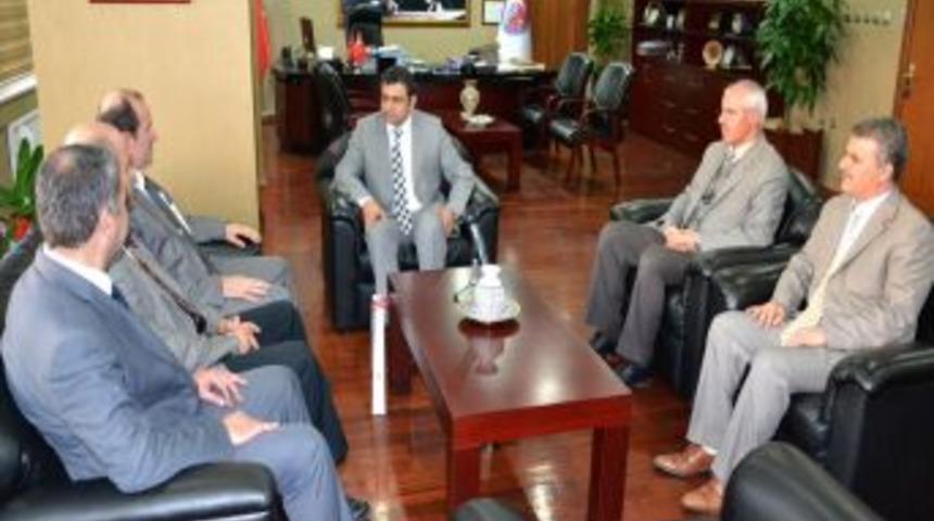 Eğitim-Bir-Sen'den Rekt&ouml;r La&ccedil;iner'e Destek