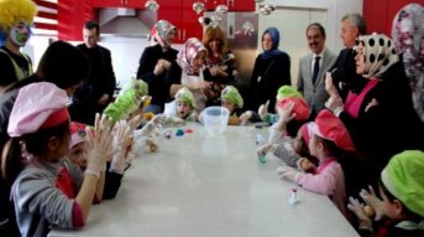 Minik Şefler Mutfakta