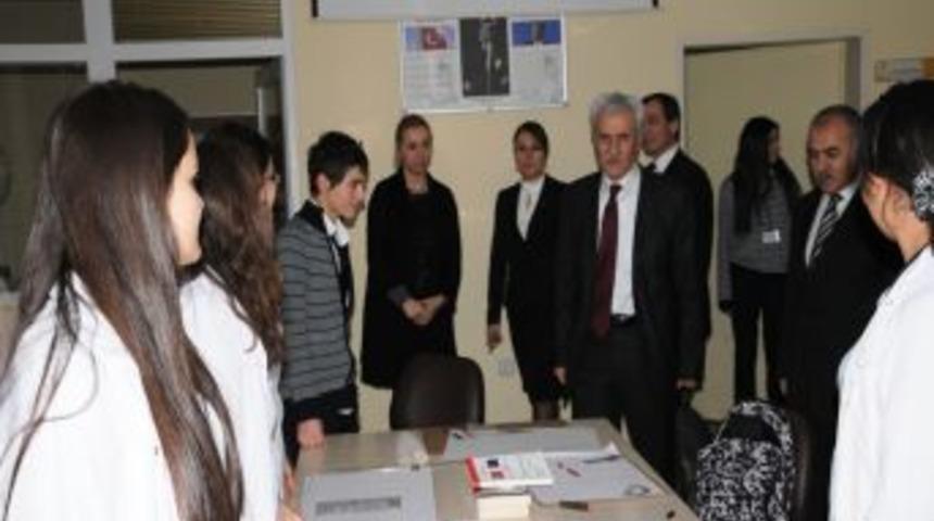 MEB, Okul Yaptırmaya G&uuml;c&uuml; Yetmeyenleri Z-K&uuml;t&uuml;phane Yapmaya &Ccedil;ağırdı
