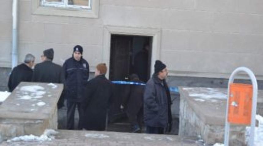 Cami Tuvaletinde Abdest Alırken &Ouml;ld&uuml;