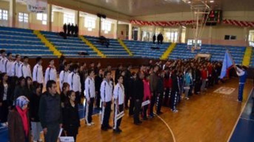 Lise Gen&ccedil;ler Basketbol Grup Ma&ccedil;ları Erzurum&rsquo;da Başladı
