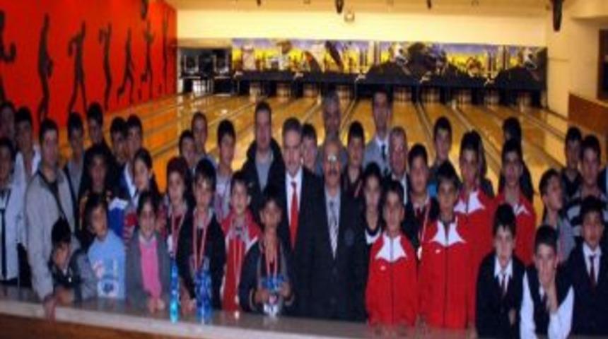 Kepezli &Ouml;ğrenciler Bowling Turnuvası&rsquo;nda Yarıştı