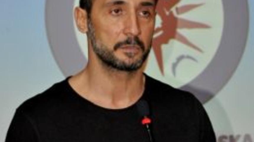 Semih Saygıner&rsquo;den S&ouml;yleşi &Ouml;ncesi Bilardo Şov