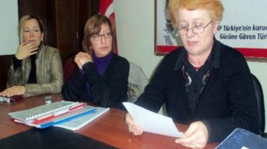 Chp Adapazarı İl&ccedil;e Kadın Kolları&rsquo;ndan Basın A&ccedil;ıklaması
