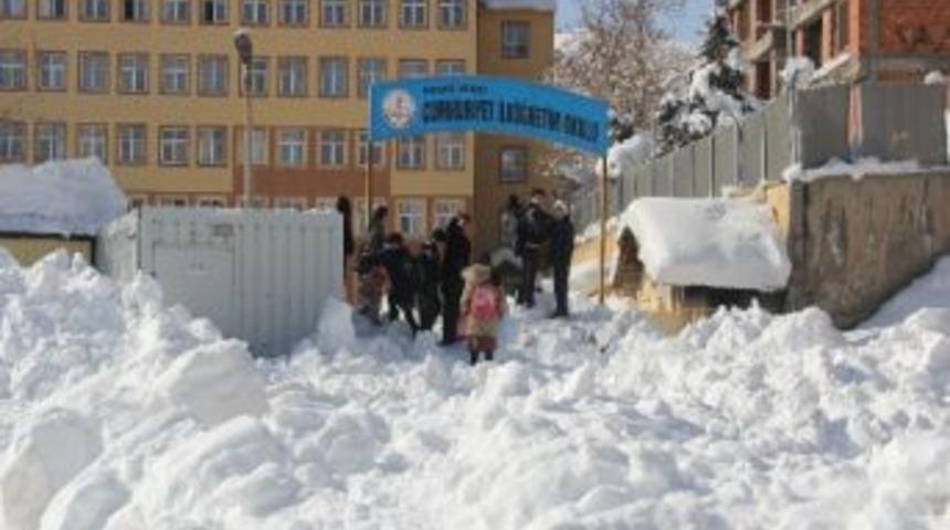 &Ouml;ğrencilerin Zorlu Yolculuğu