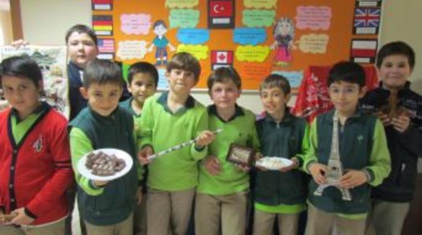 İneg&ouml;l &Ouml;zel Safvet Koleji &Ouml;ğrencileri &Uuml;lkeler Arası Dostluk K&ouml;pr&uuml;leri Kurdu