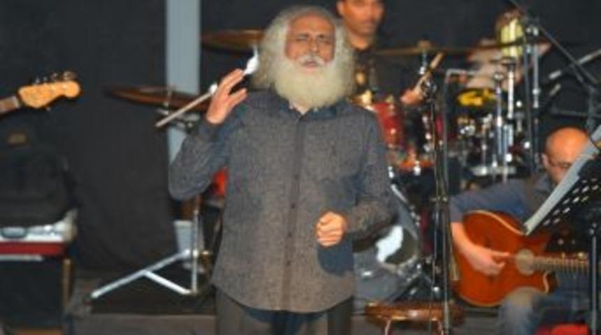 İzmir&rsquo;den Nazım&rsquo;a Sevgilerle