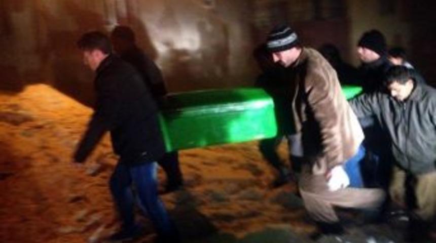 Av T&uuml;feğiyle İntihar Etti