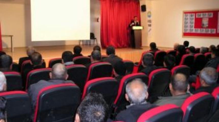 &Ouml;ğrenci Servisi S&uuml;r&uuml;c&uuml;lerine Seminer D&uuml;zenlendi