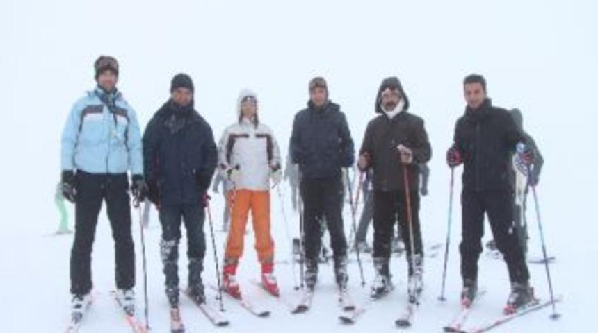 Ne&uuml; Akademik Ve İdari Personeli Erciyes&rsquo;te Stres Attı