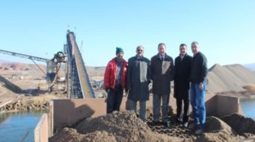 Belediye Başkanı K&ouml;r&uuml;kc&uuml;, Belediyeye Ait Tesislerde İncelemelerde Bulundu