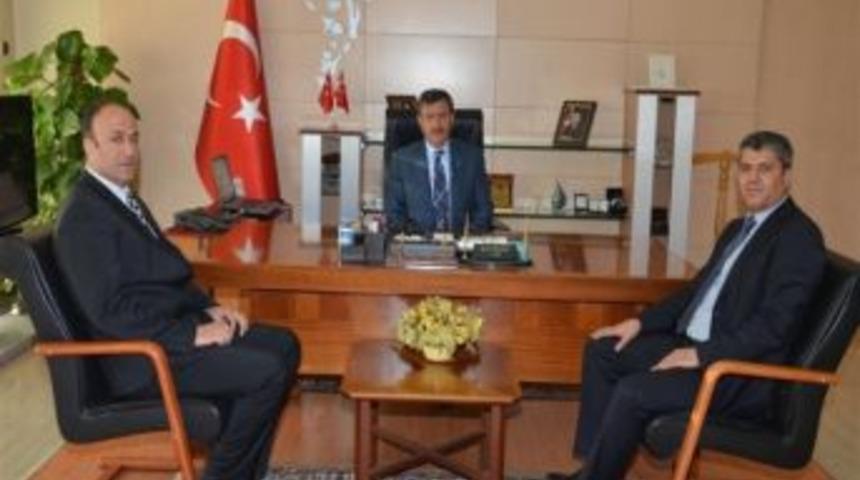 Oto Galericiler Sitesi Y&ouml;netimi Vali Yılmaz&rsquo;ı Ziyaret Etti