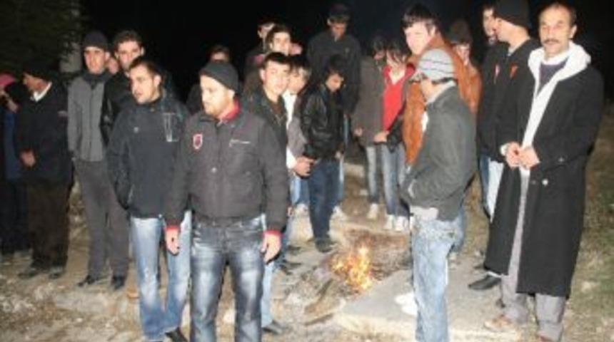 Yozgat’ta Maaş Alamayan Tekstil İşçileri Eylem Yaptı